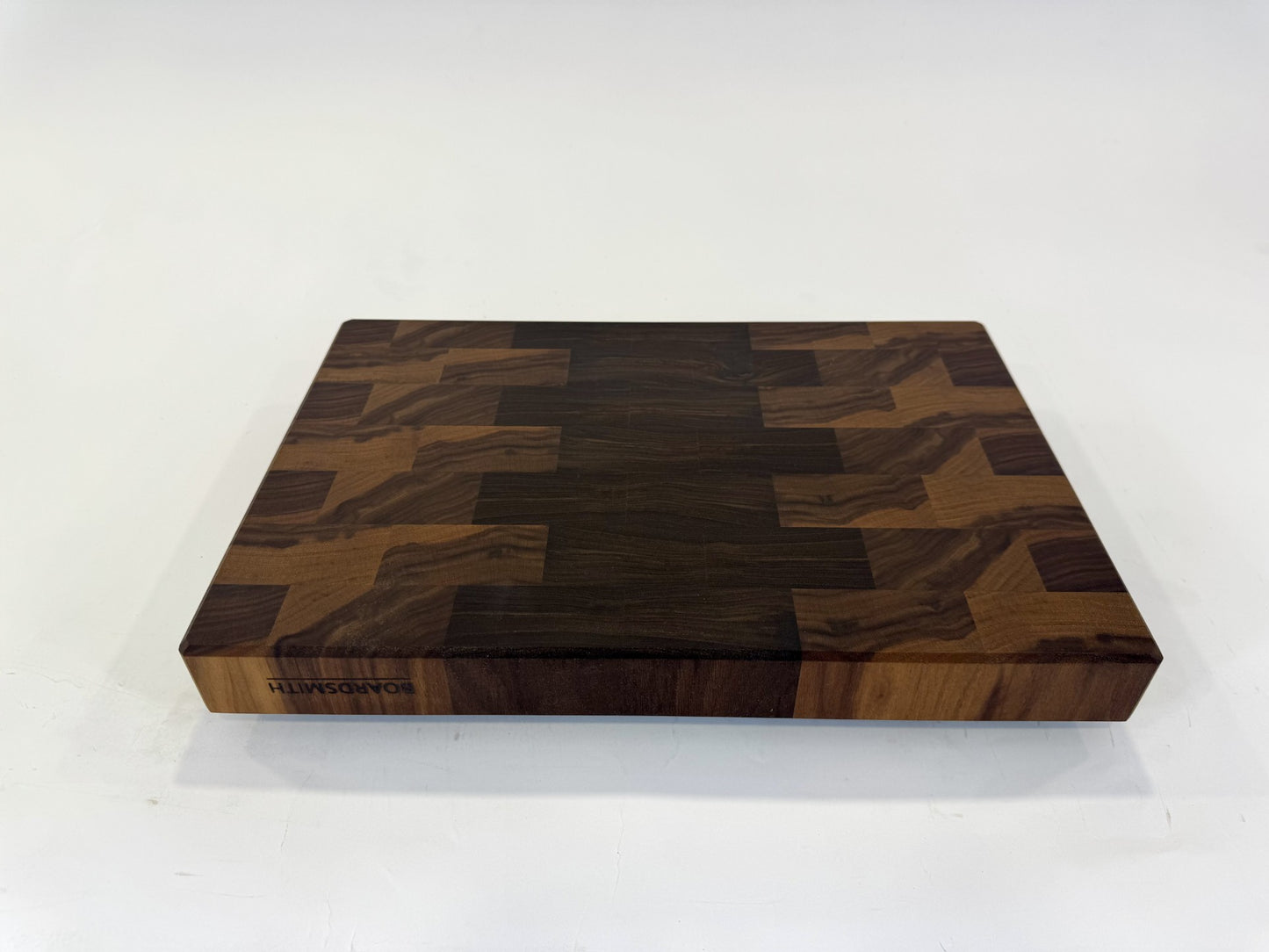 090 Walnut 18 x 12 x 2