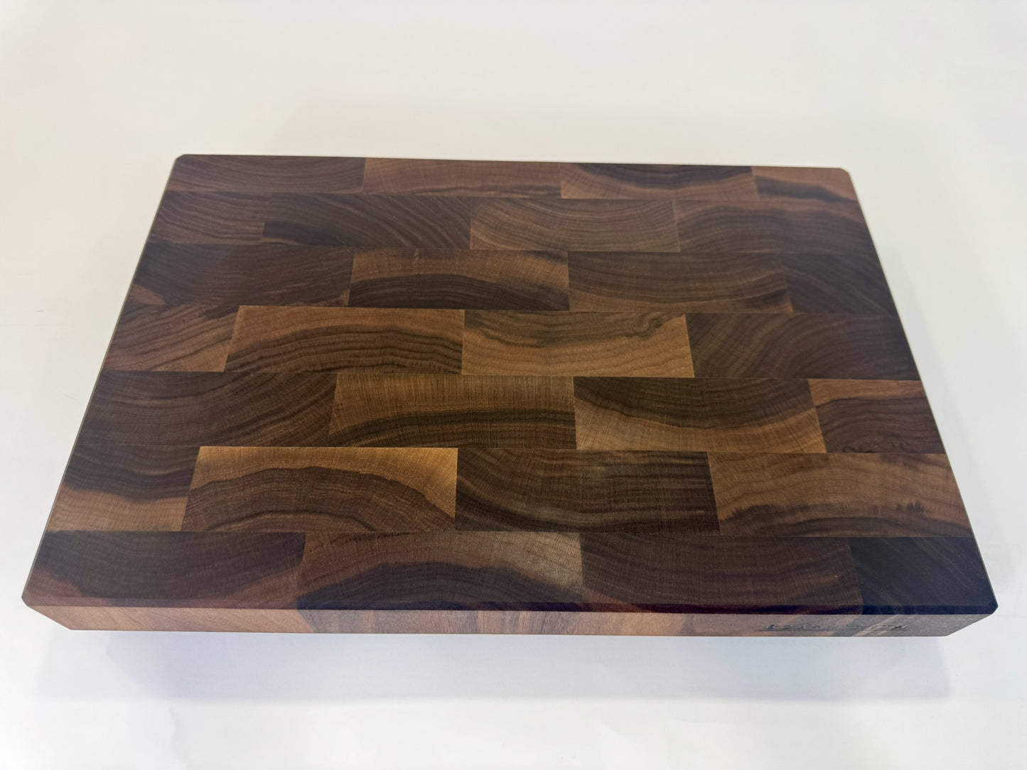 316 Walnut 18" x 12" x 2"
