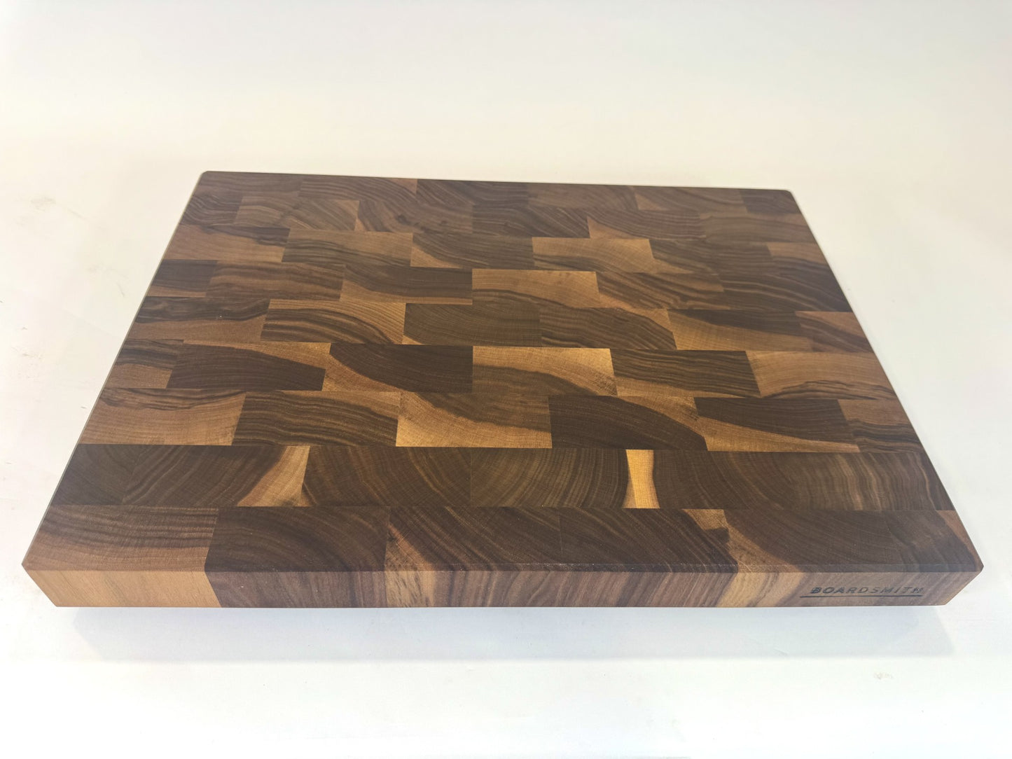 392 Walnut 22" x 16" x 2"