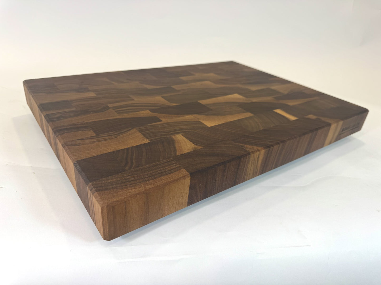 392 Walnut 22" x 16" x 2"