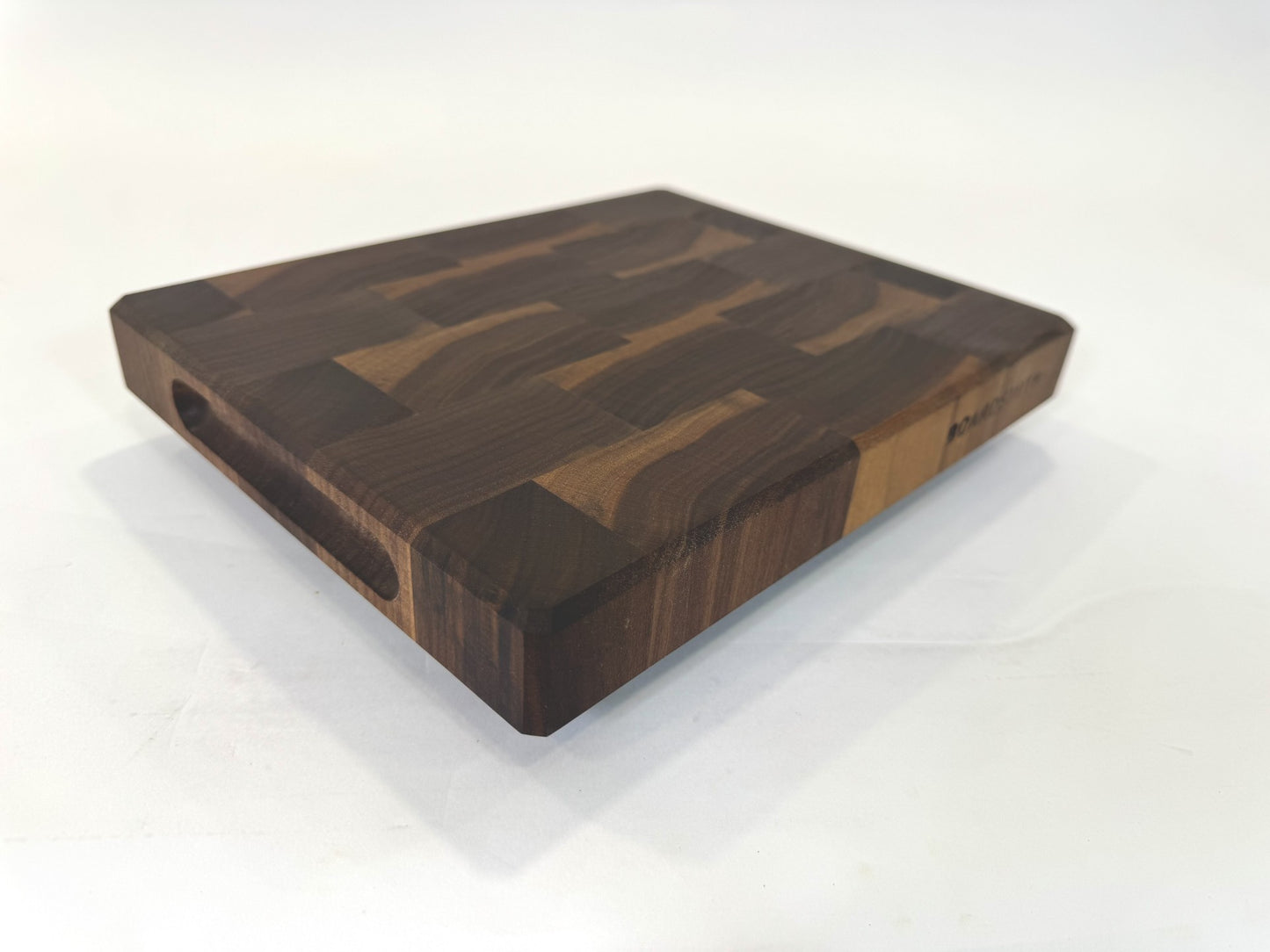 399 Walnut Sidekick 10 3/4 x 8 3/4 x 1 3/8 "One-Off"
