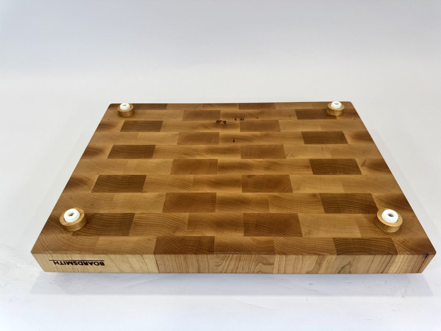 424 Maple 22 x 16 x 2 with Feet