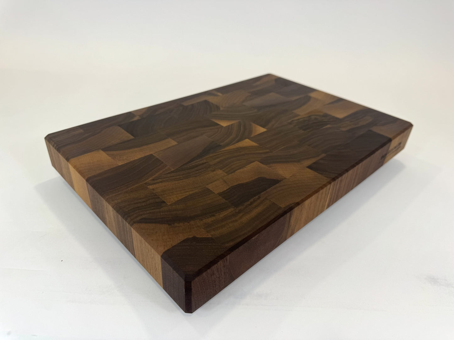 426 Walnut 18" x 12" x 2"
