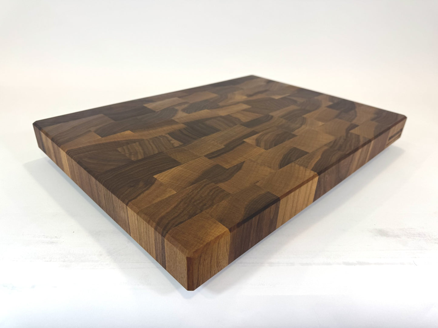 439 Walnut 22" x 16" x 2"