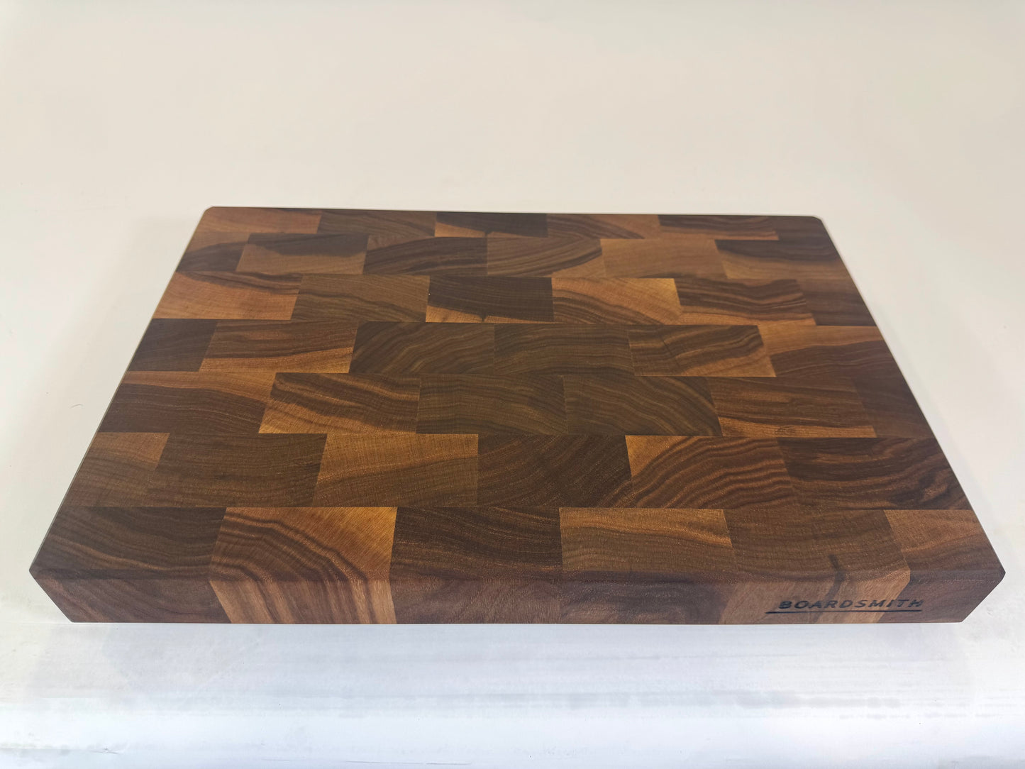 455 Walnut 18" x 12" x 2"