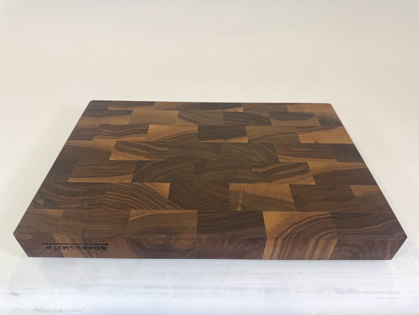 455 Walnut 18" x 12" x 2"