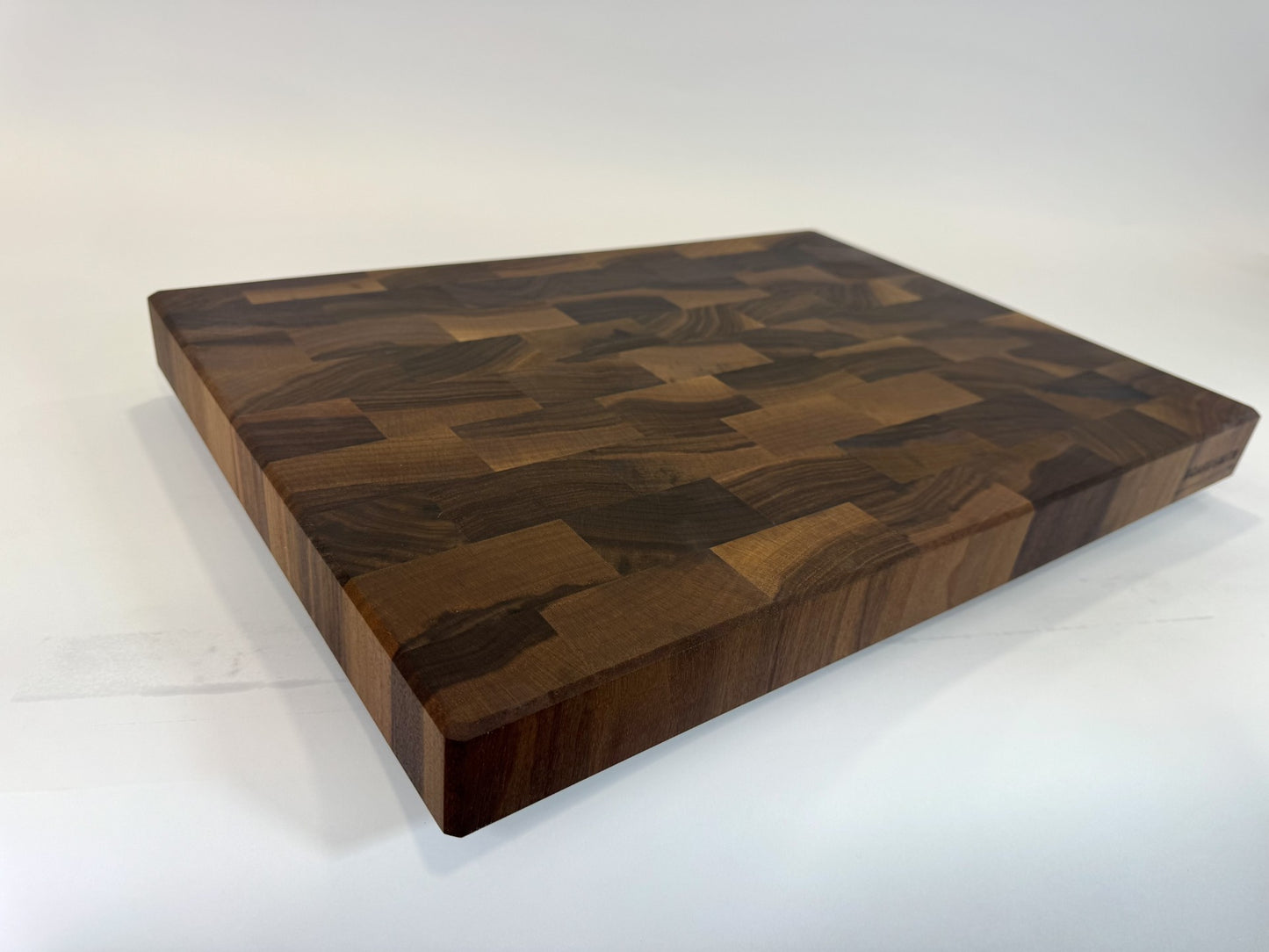 457 Walnut 22" x 16" x 2"
