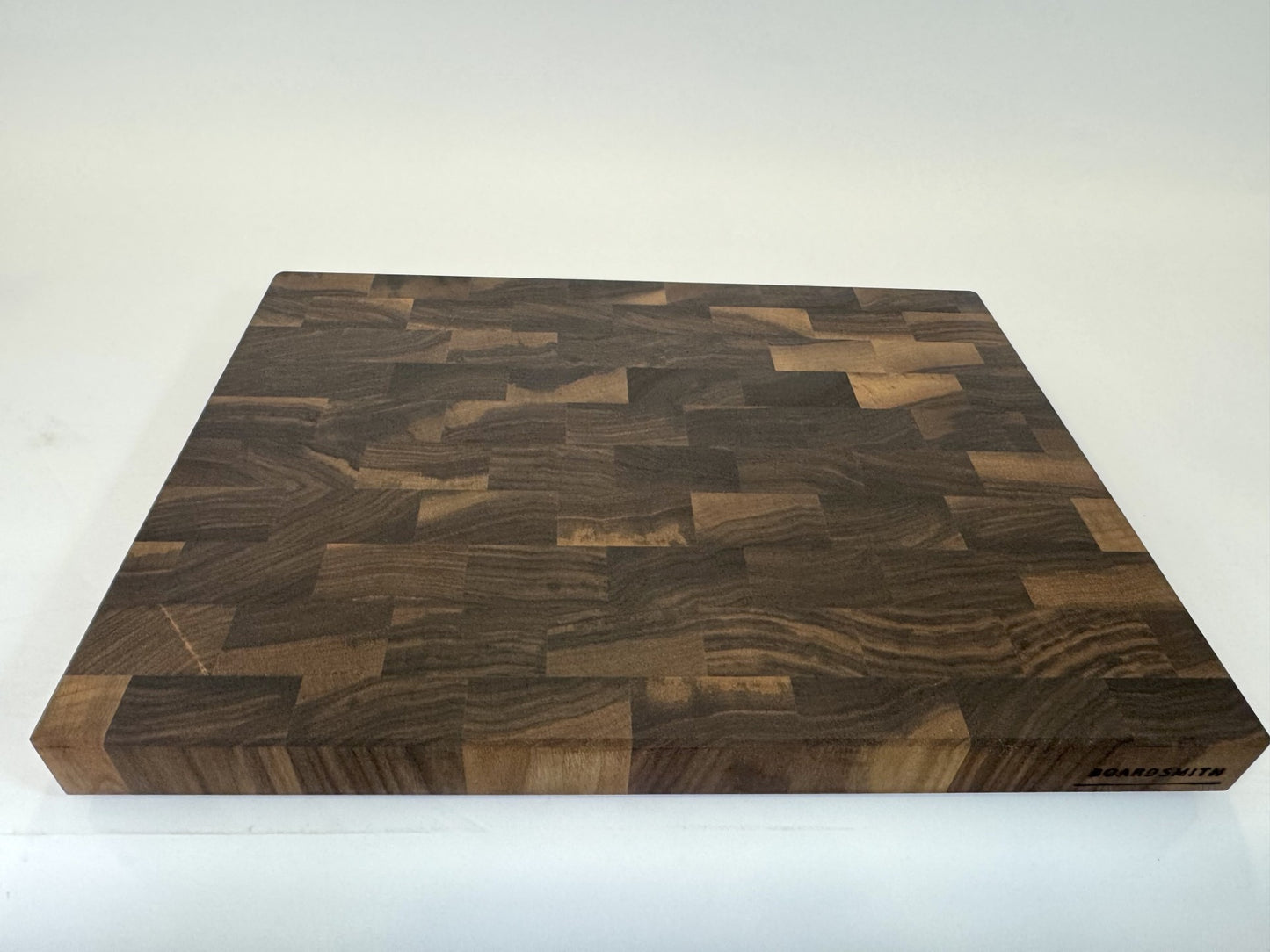 468 Walnut 24" x 18" x 2"
