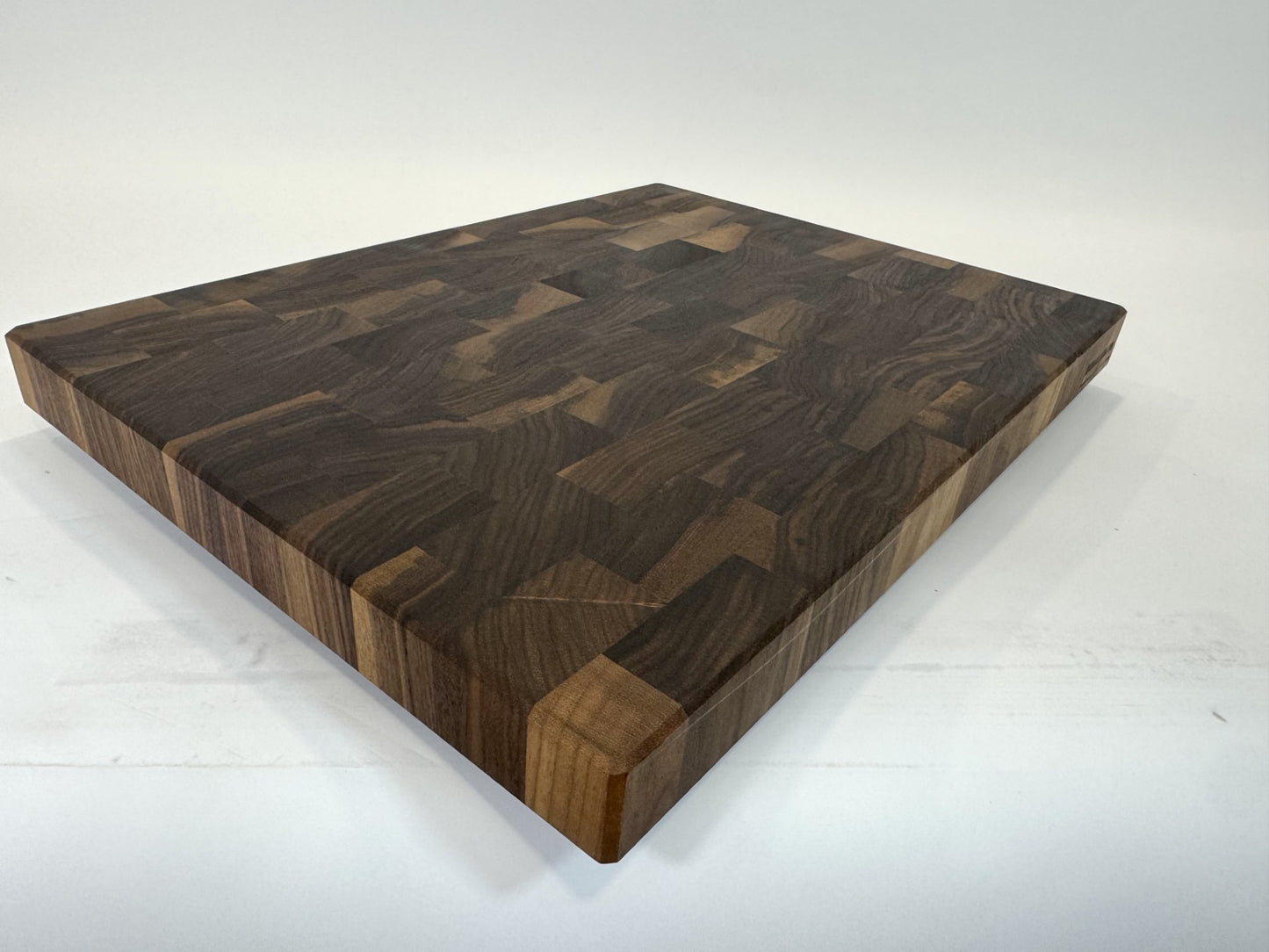 468 Walnut 24" x 18" x 2"