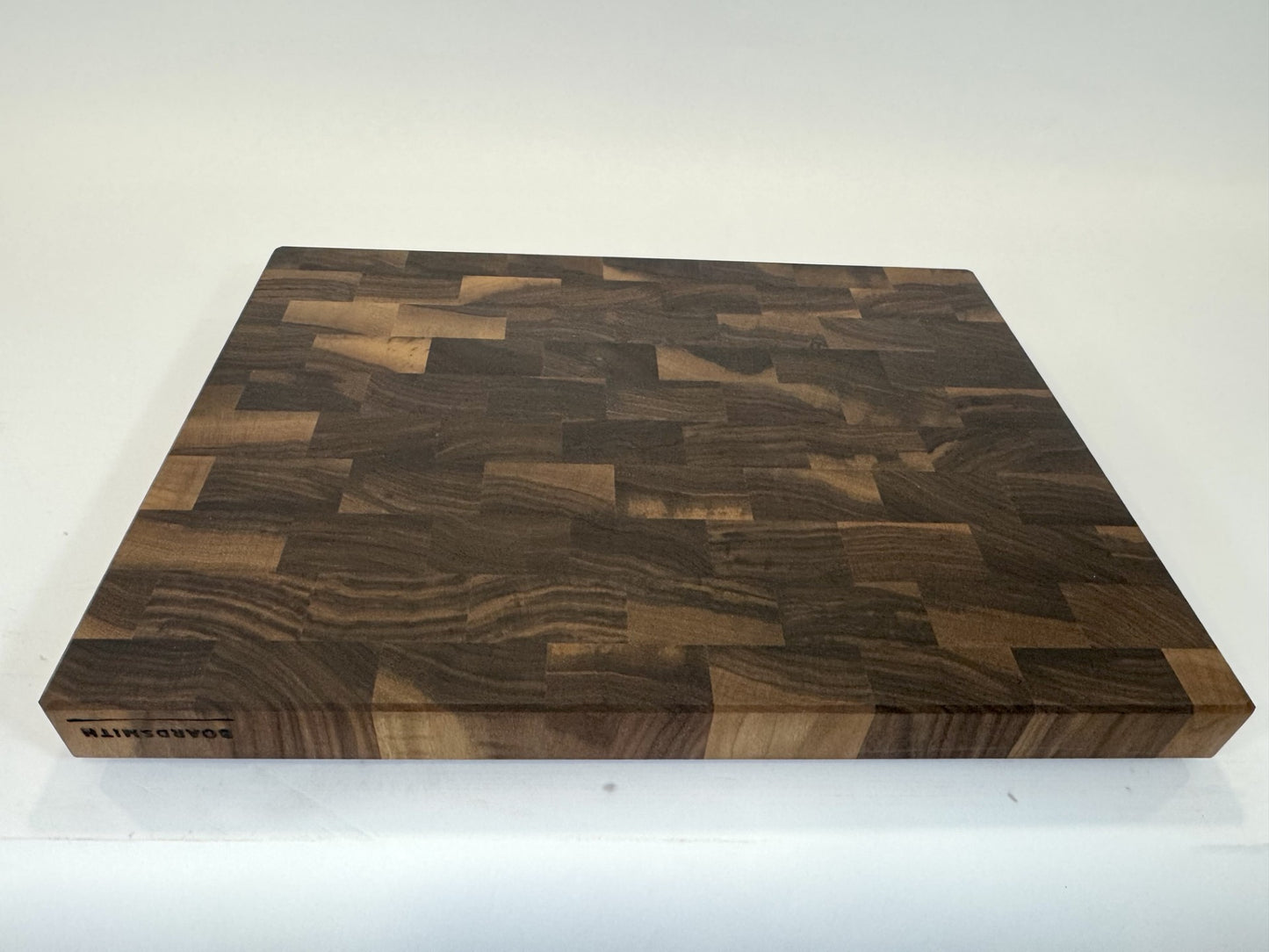 468 Walnut 24" x 18" x 2"