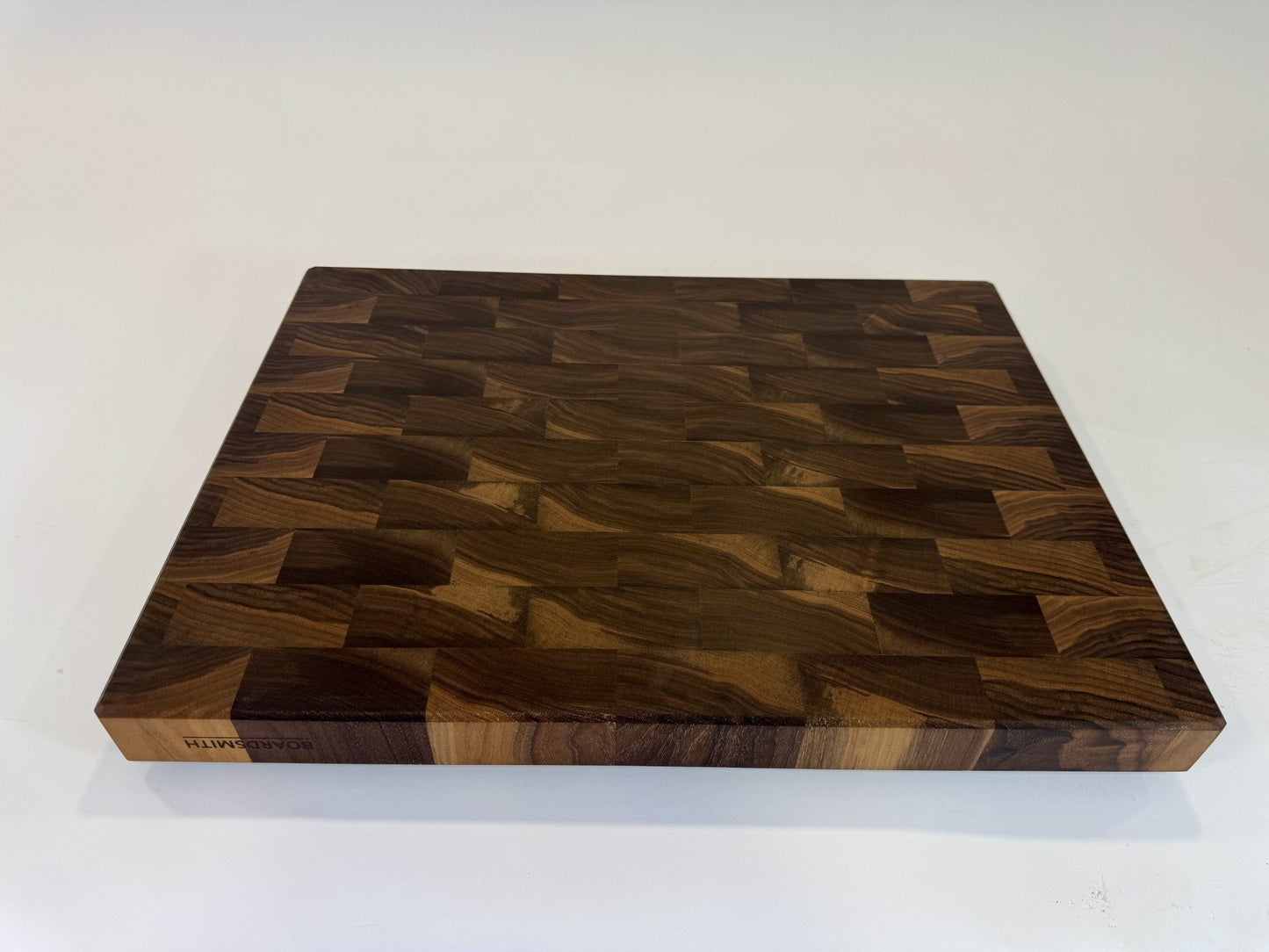 469 Walnut 24 x 18 x 2
