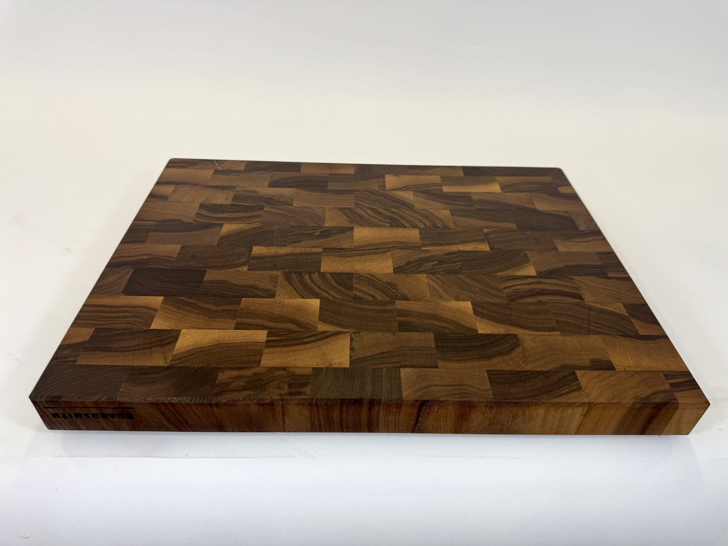 469 Walnut 24" x 18" x 2"