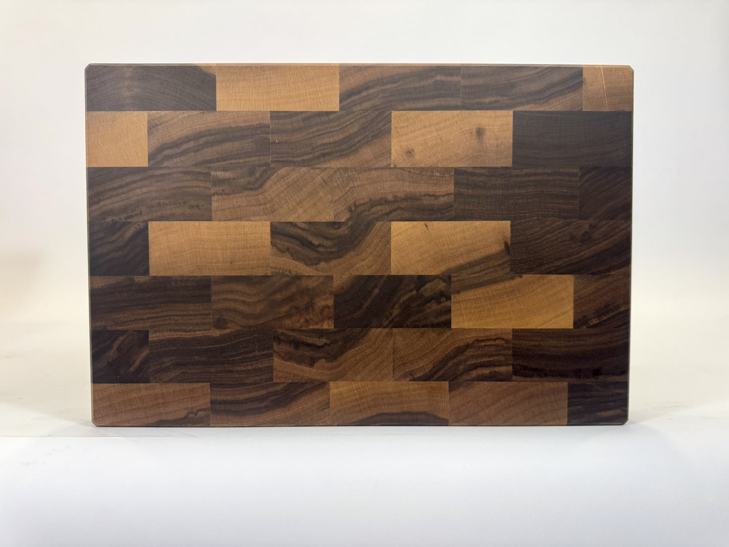 472 Walnut 18" x 12" x 2"