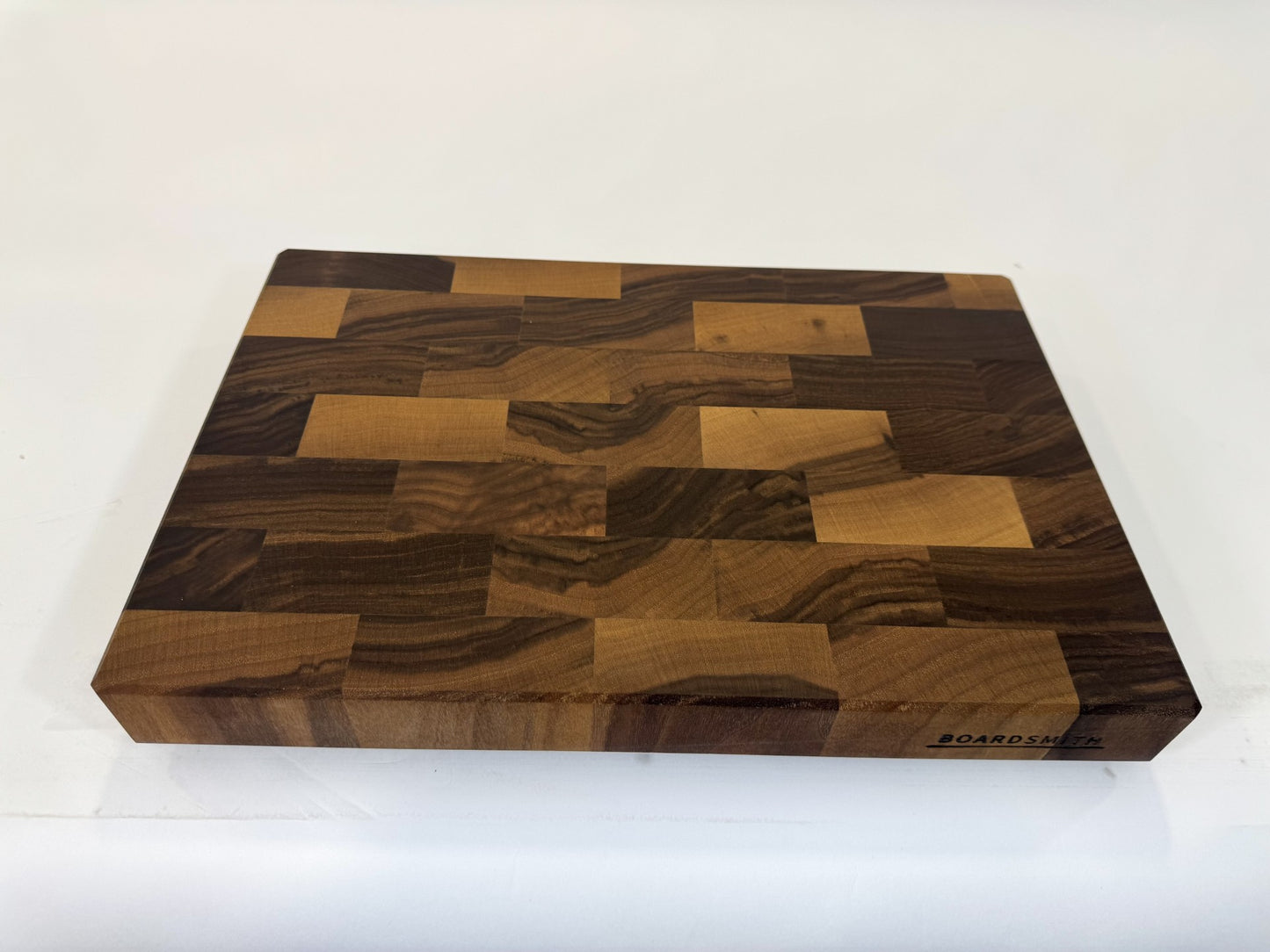472 Walnut 18" x 12" x 2"