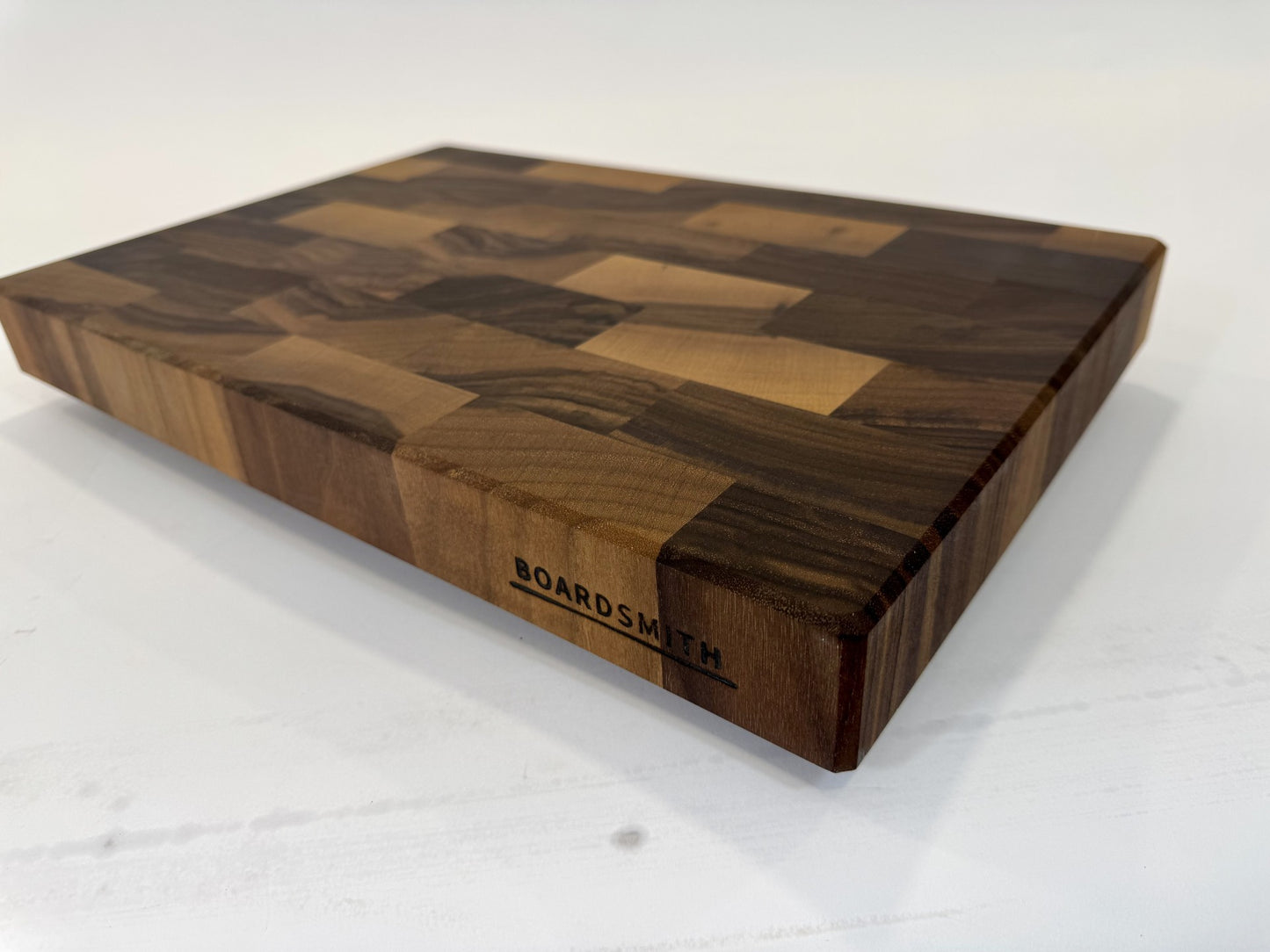 472 Walnut 18" x 12" x 2"
