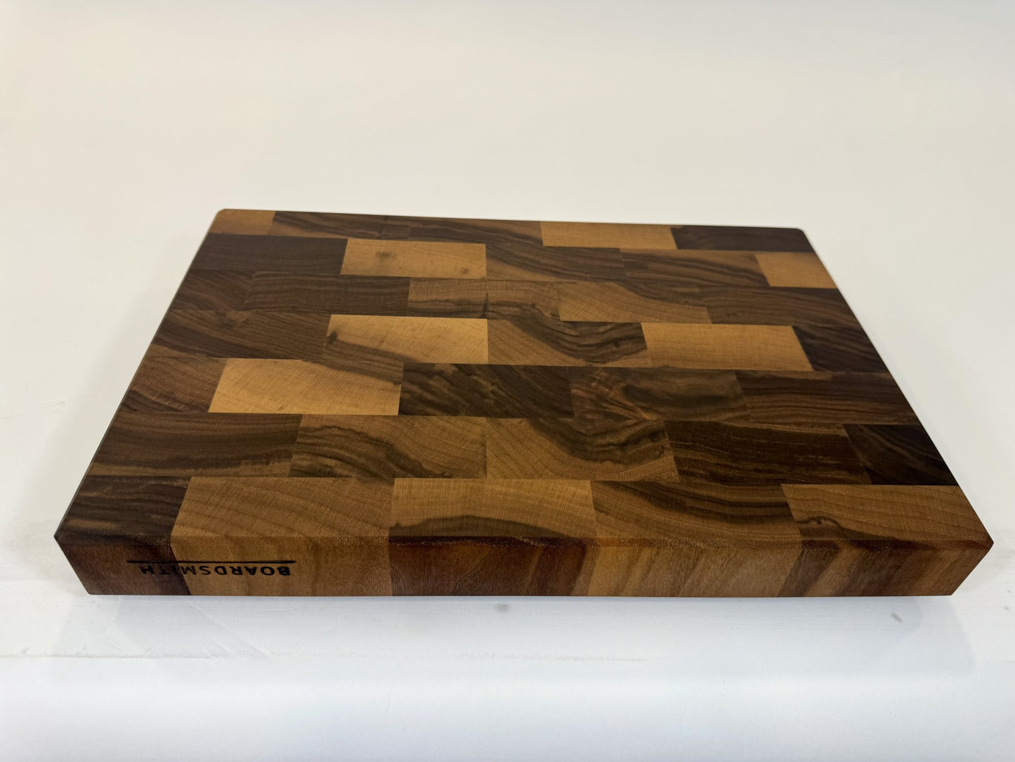 472 Walnut 18" x 12" x 2"