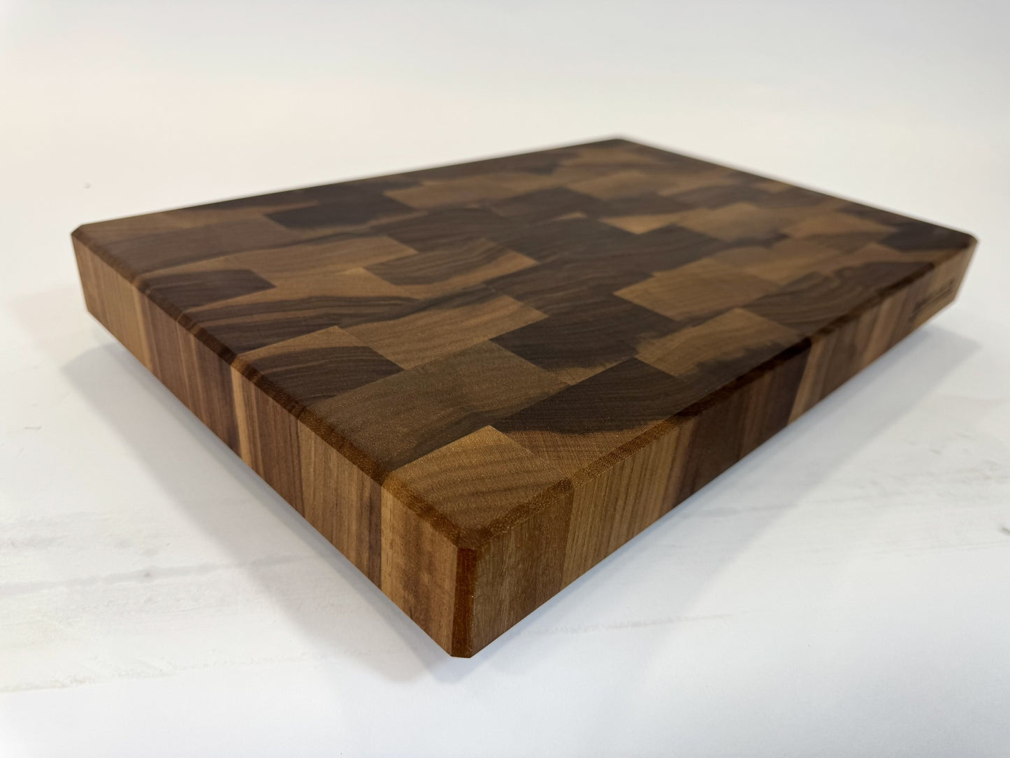 476 Walnut 18" x 12" x 2"