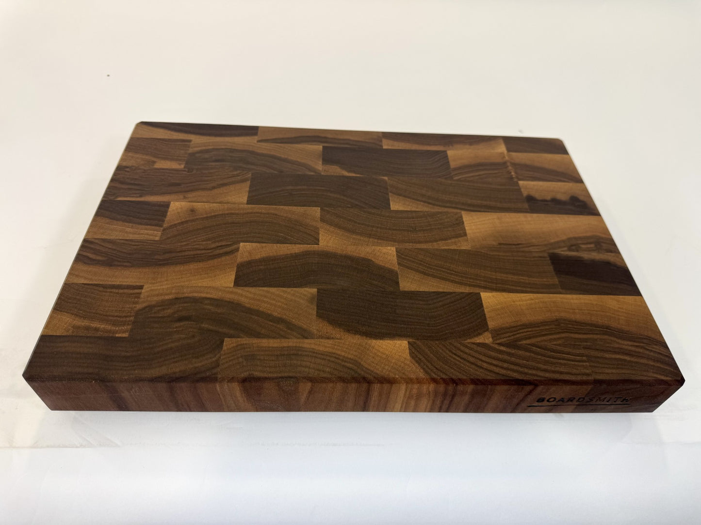 484 Walnut 18" x 12" x 2"