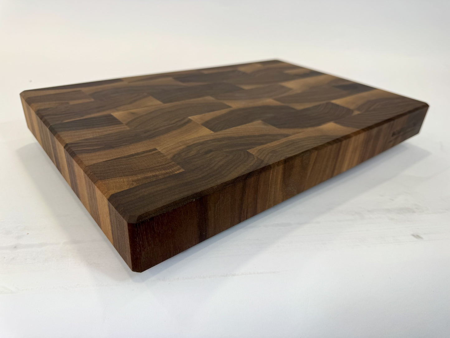 484 Walnut 18" x 12" x 2"