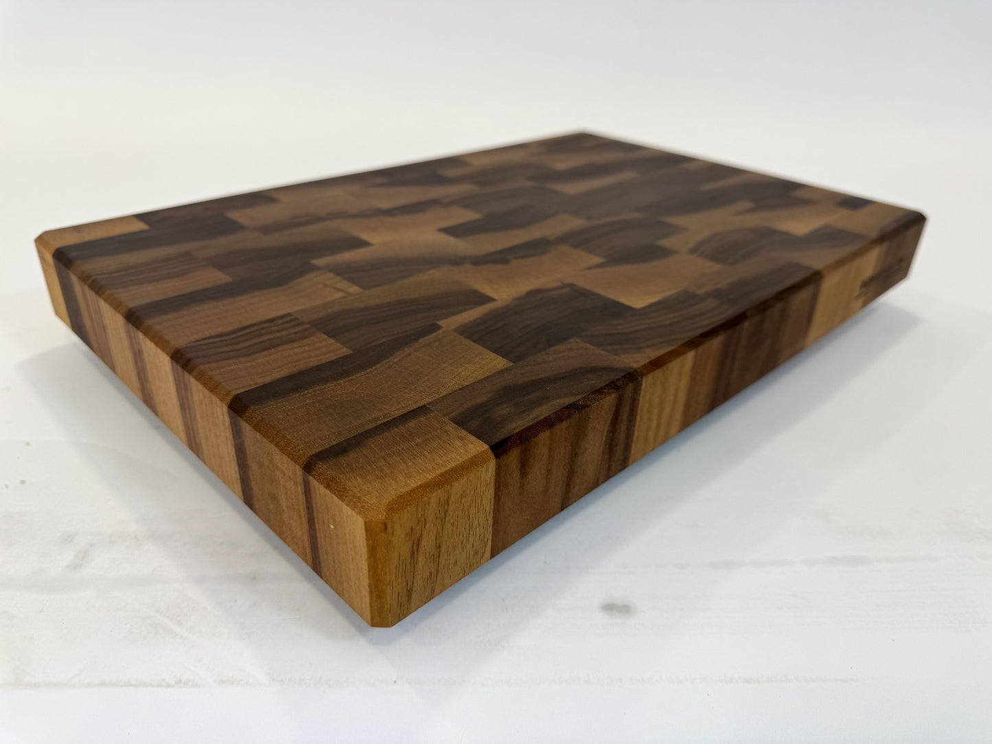 491 Walnut 18" x 12" x 2"