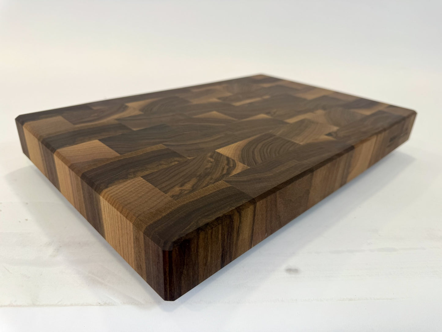495 Walnut 18" x 12" x 2"