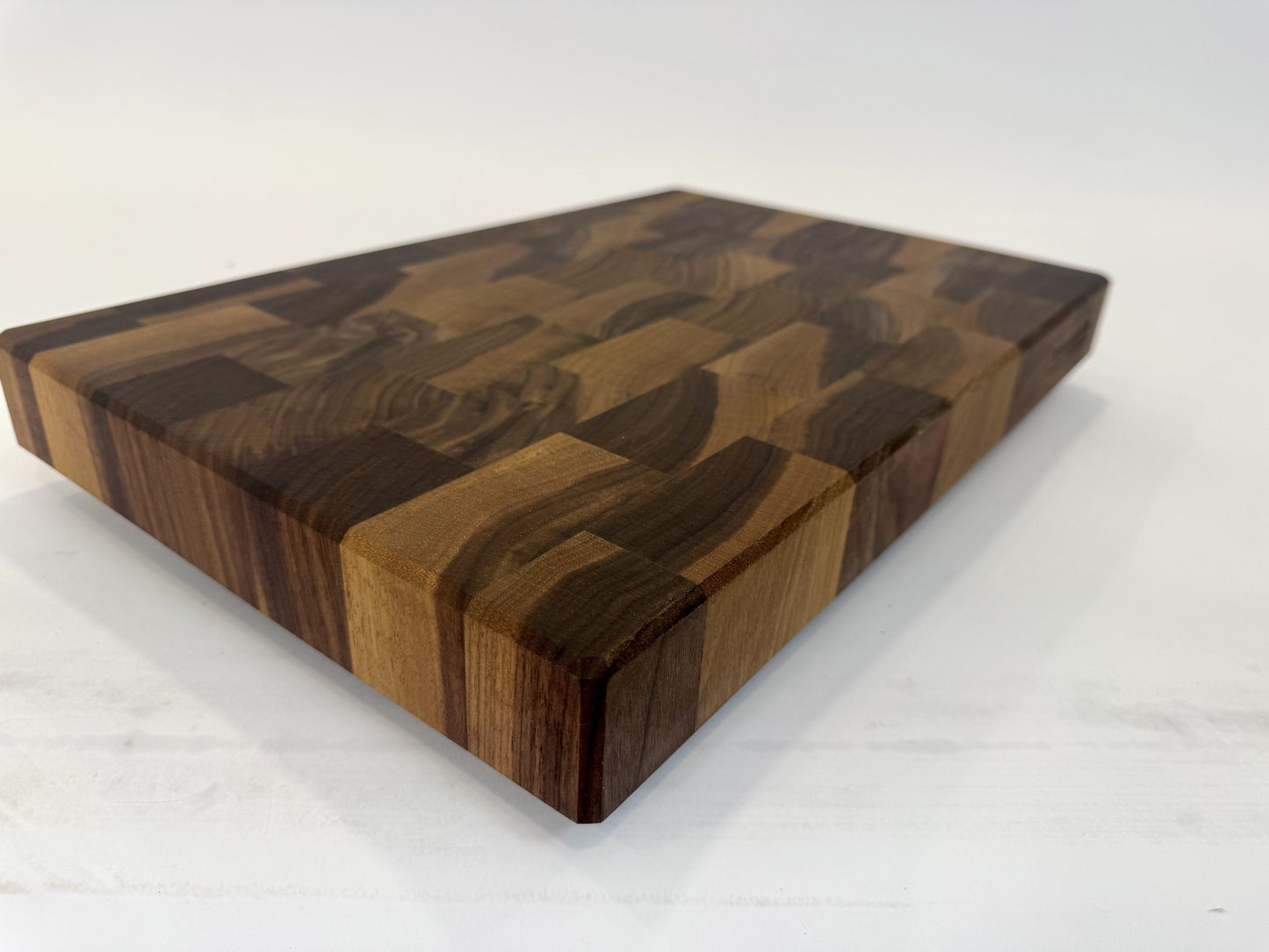 496 Walnut 18" x 12" x 2"