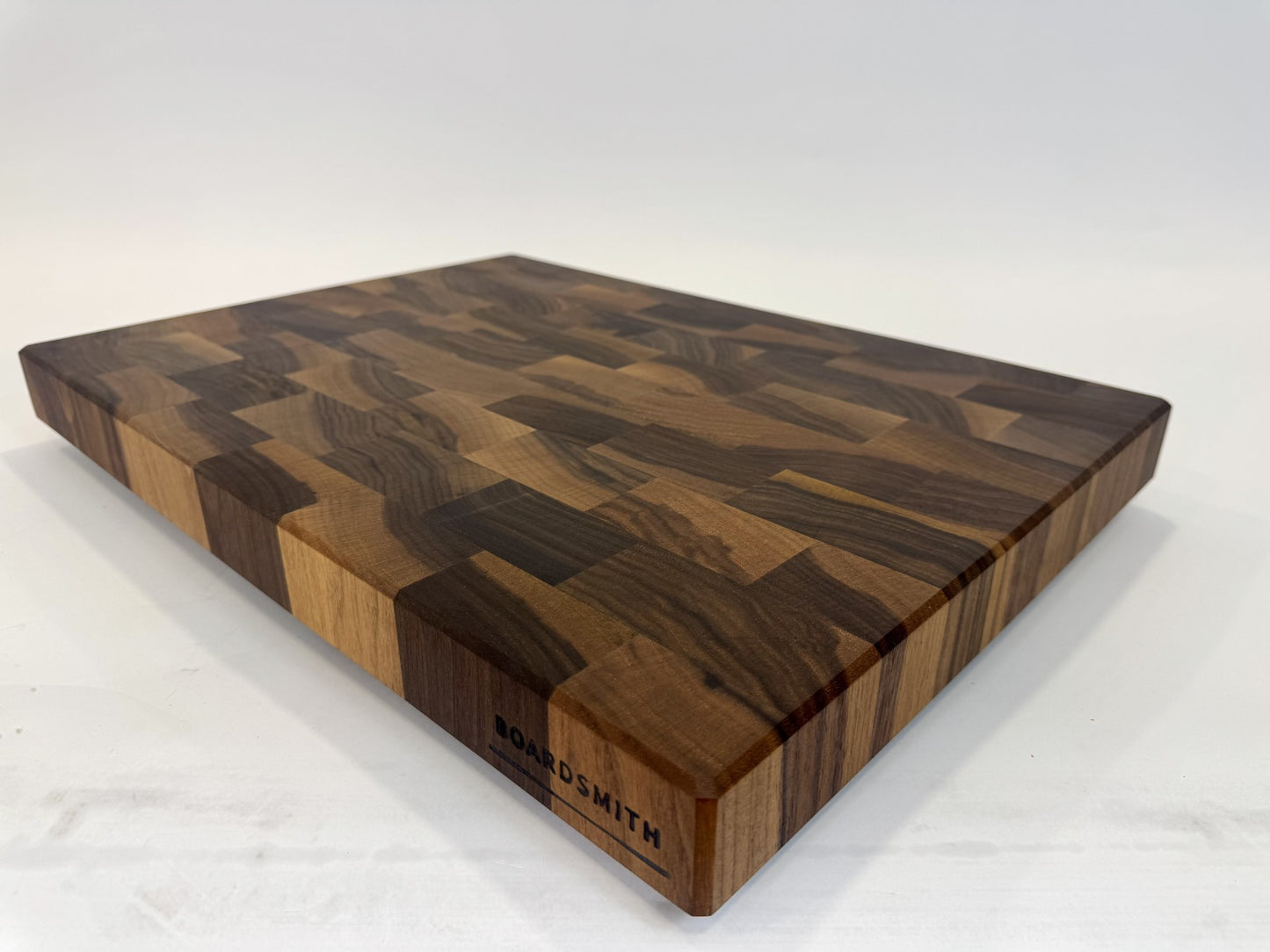 501 Walnut 22" x 16" x 2"