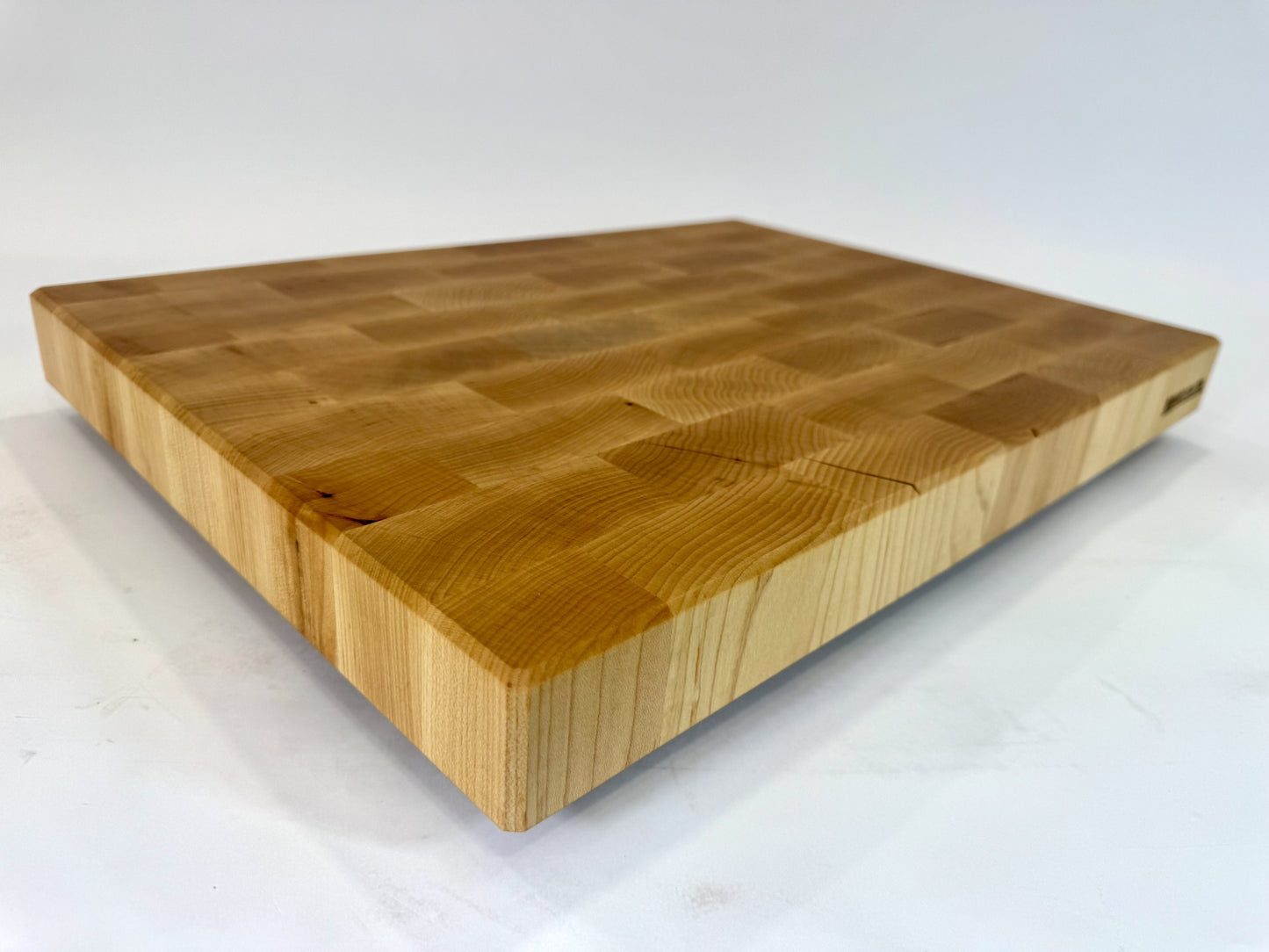 607 Maple 22 x 16 x 2