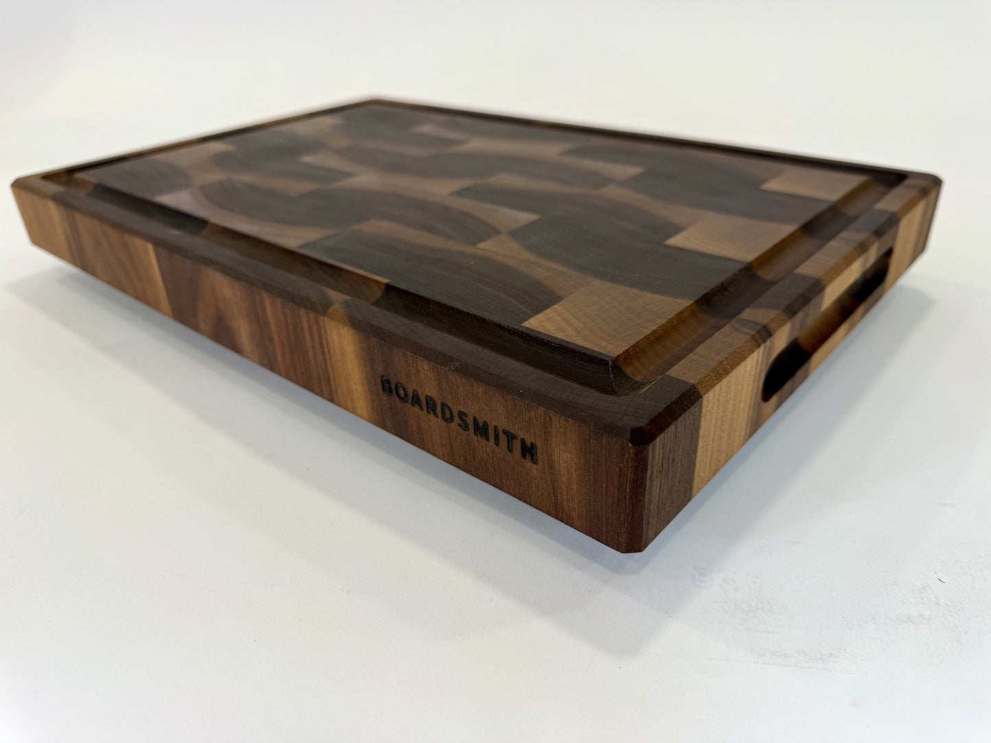631 Walnut 18 x 12 x 1 3/4 "One-Off" with Finger Grooves and Juice Groove