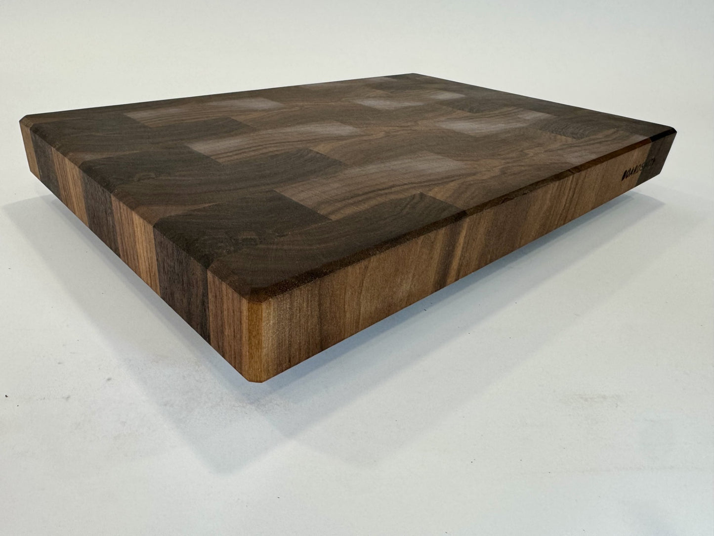 637 Walnut 18 x 12 x 1 3/4 "One-Off" with Bottom Groove