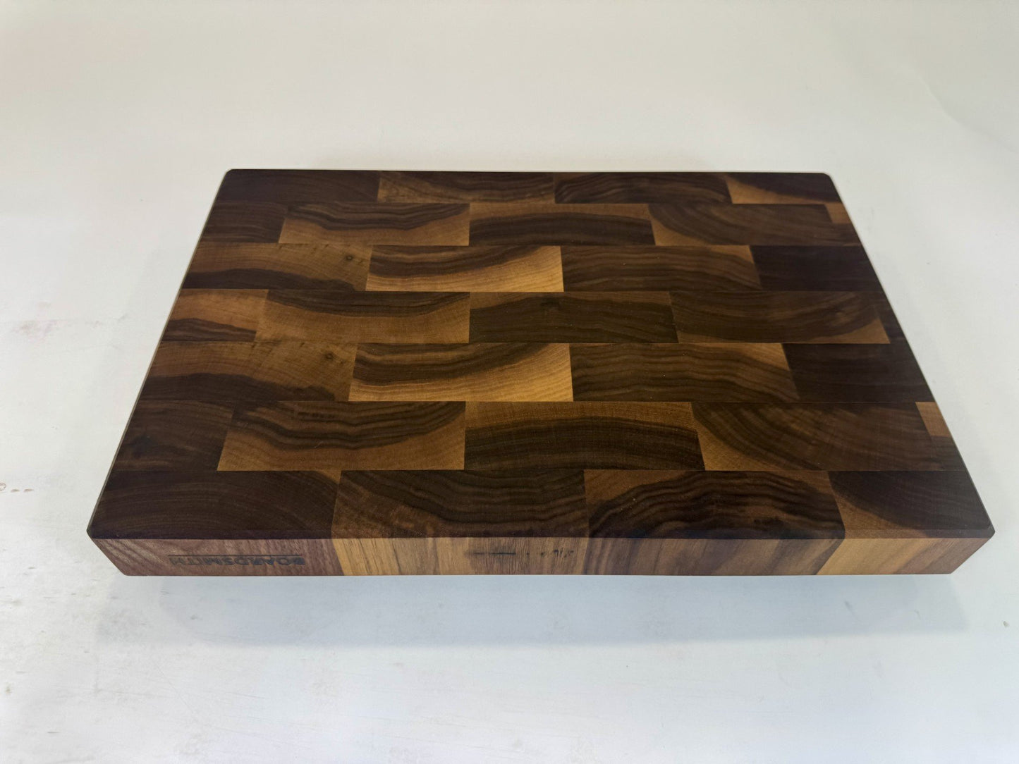 693 Walnut 18 x 12 x 2