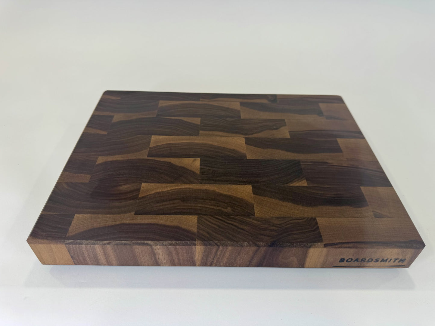 707 Walnut 18" x 12" x 1.75"