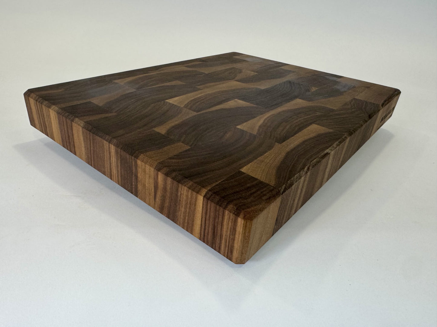 707 Walnut 18" x 12" x 1.75"