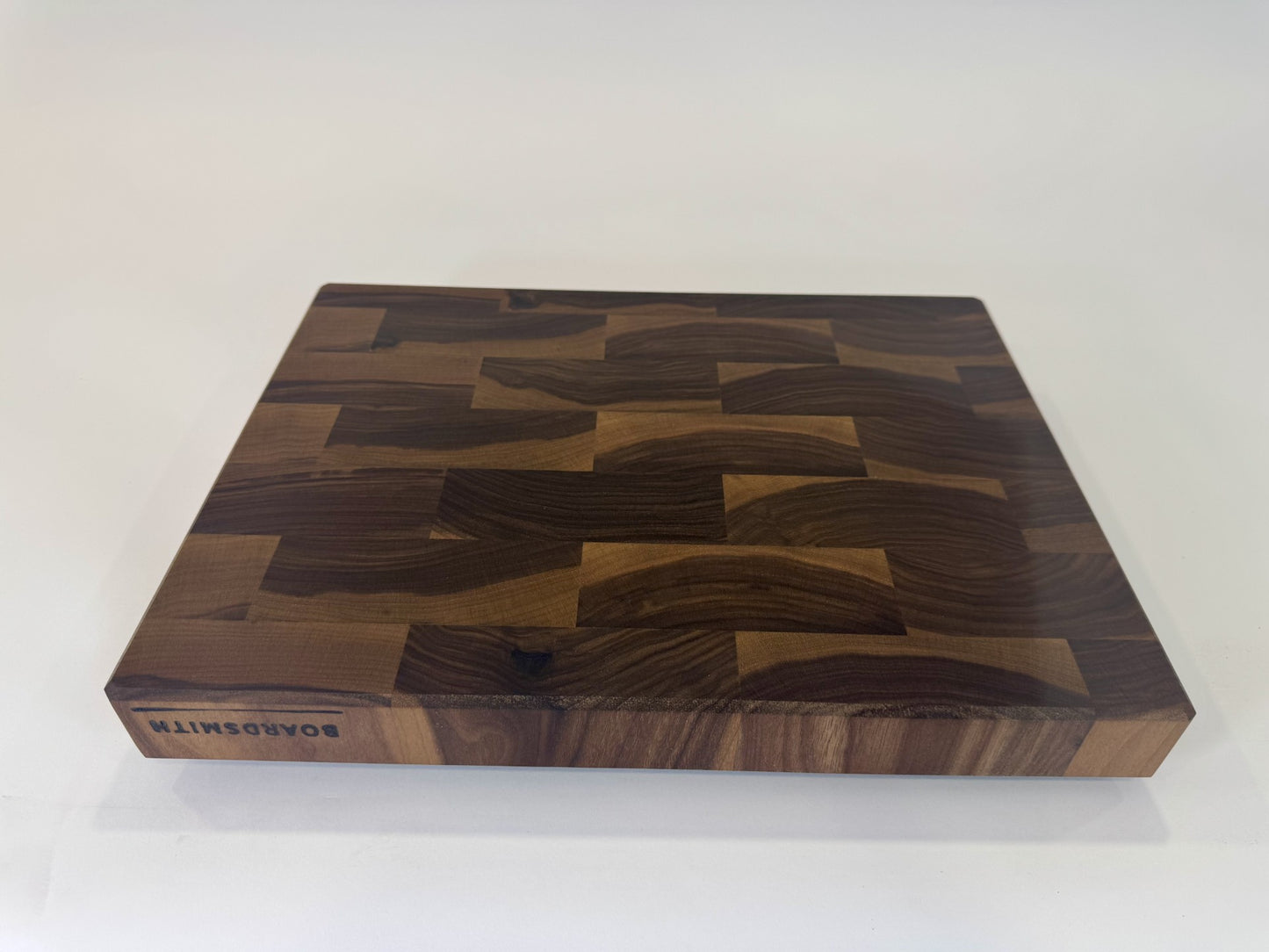 707 Walnut 18" x 12" x 1.75"