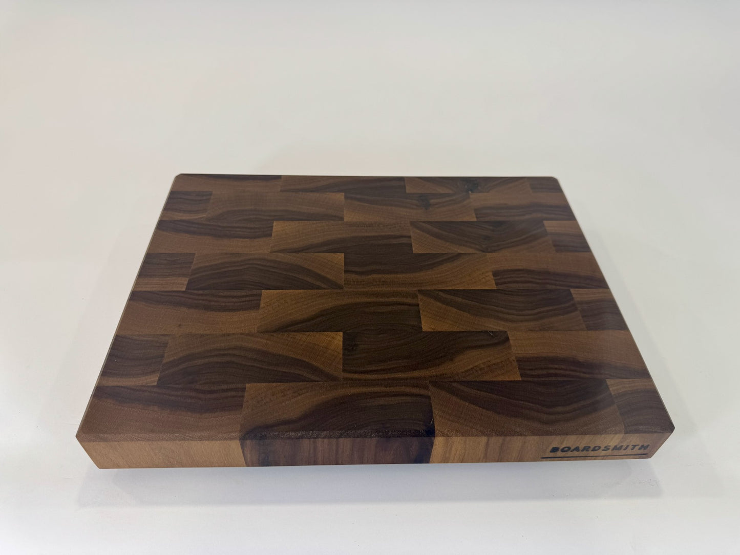 709 Walnut 16" x 12" x 1.75"