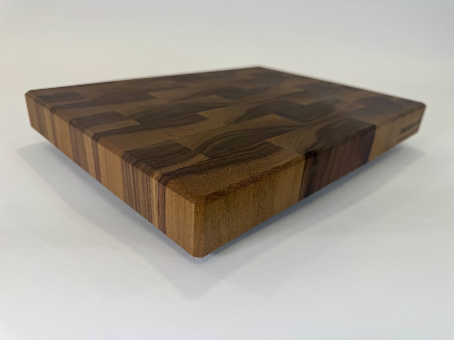 709 Walnut 16" x 12" x 1.75"