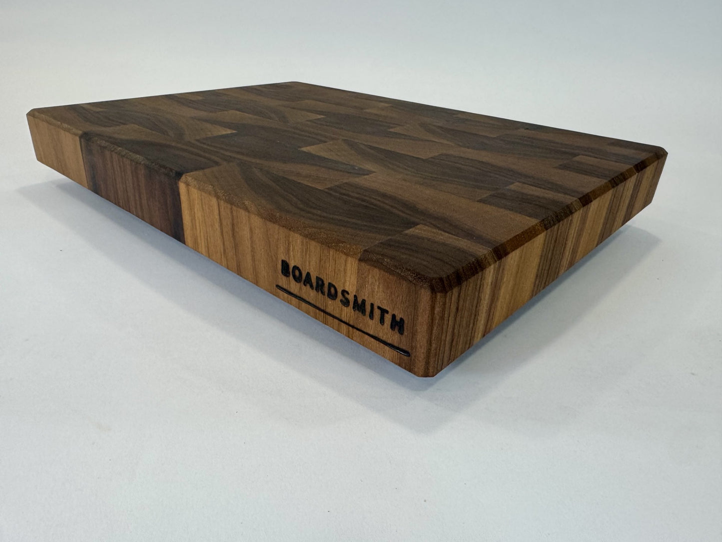 709 Walnut 16" x 12" x 1.75"