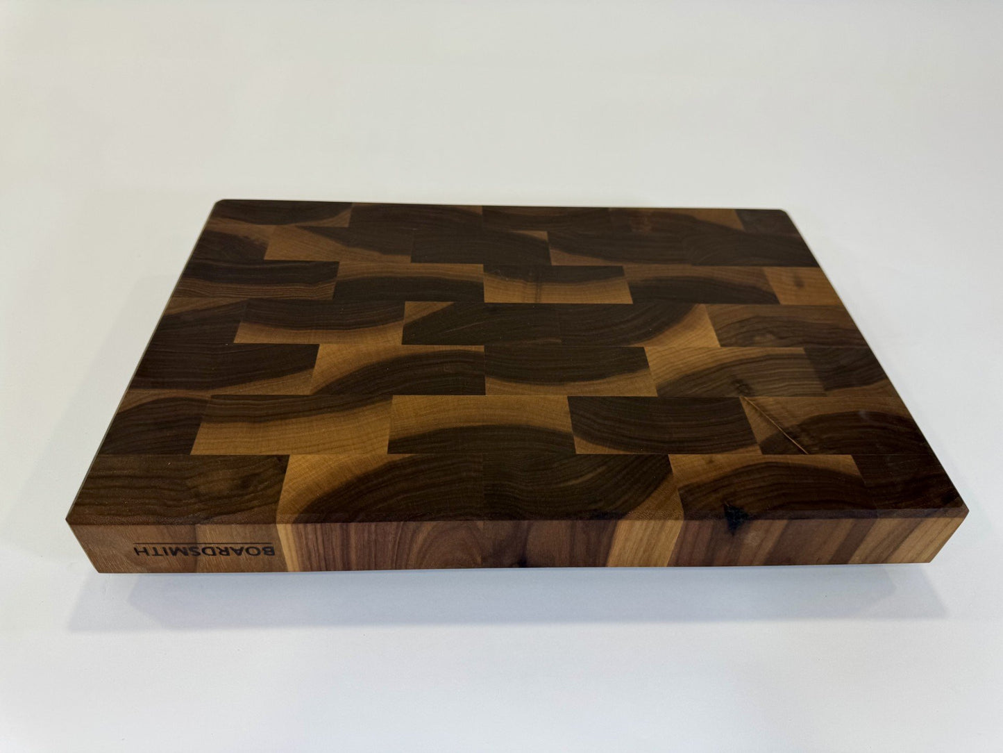 730 Walnut 18 x 12 x 2