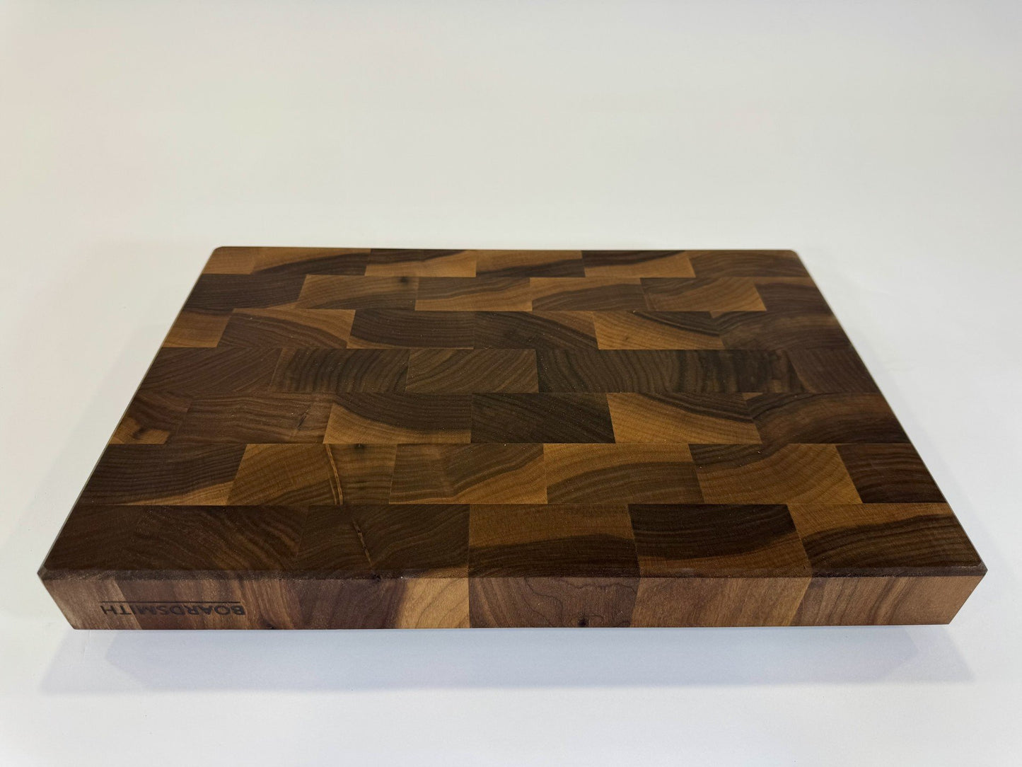 731 Walnut 18 x 12 x 2