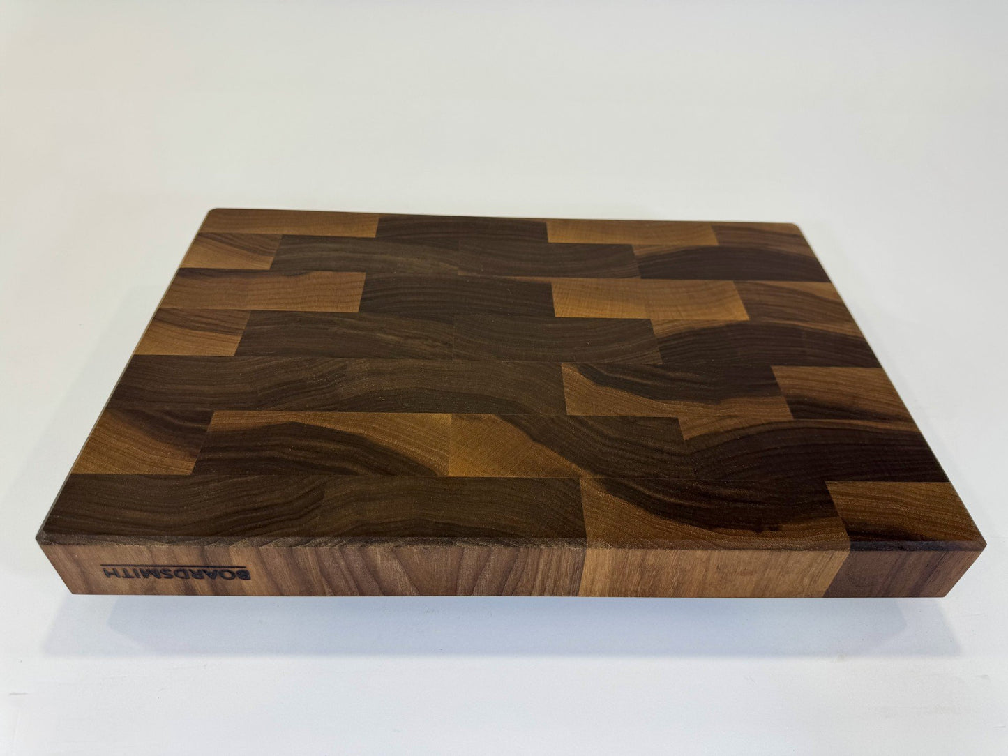 734 Walnut 18 x 12 x 2