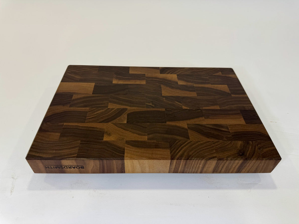 755 Walnut 18 x 12 x 2