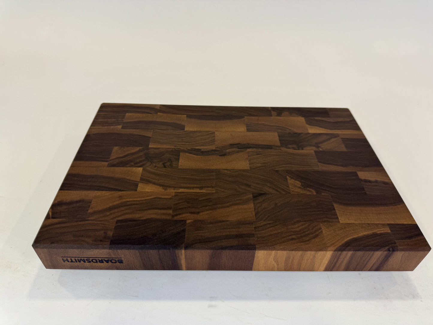 881 Walnut 18" x 12" x 2"