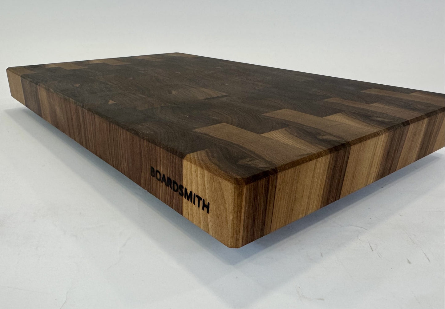100 Walnut 22 x 14 1/2 x 2