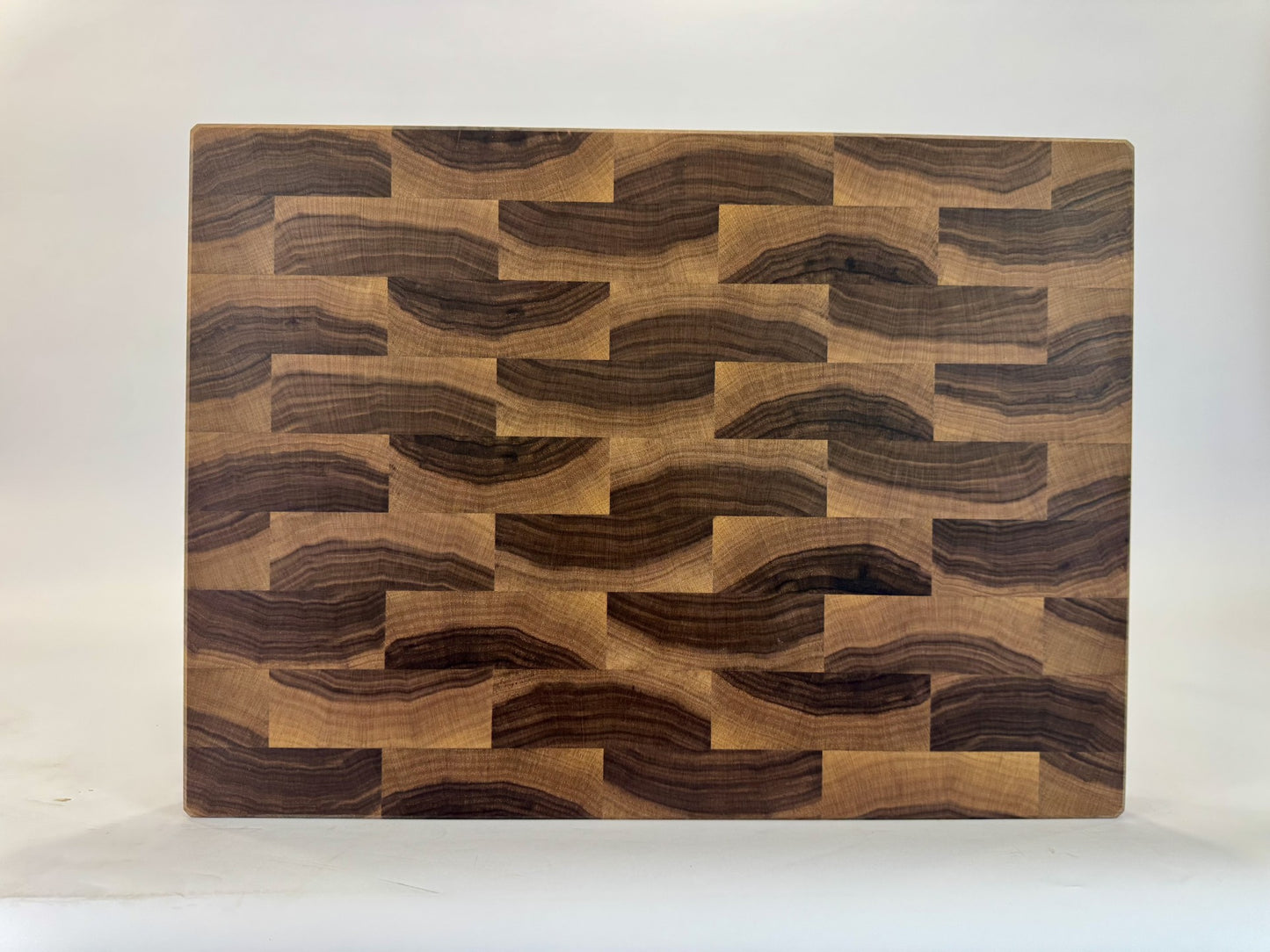 1021 Walnut 22" x 16" x 2"