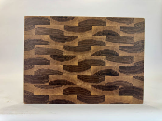 1021 Walnut 22" x 16" x 2"