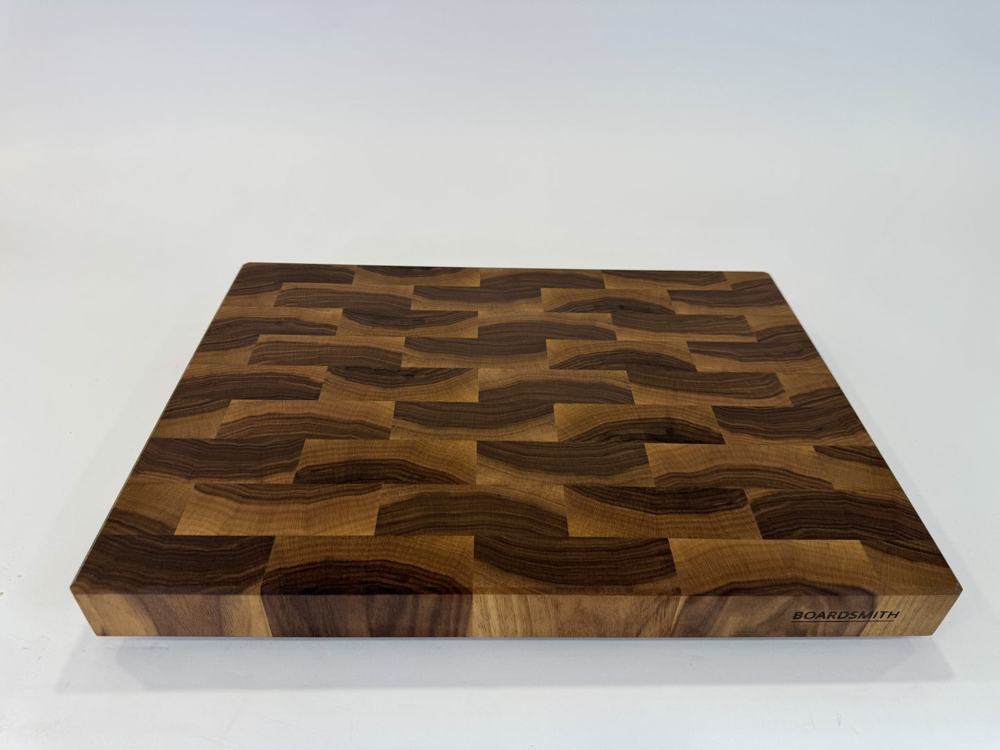 1021 Walnut 22" x 16" x 2"