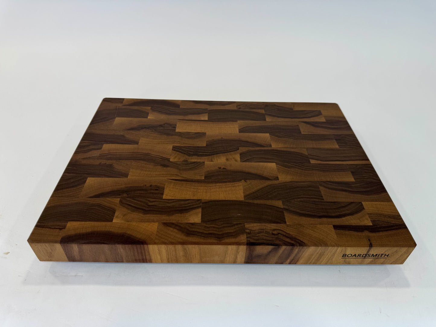 1023 Walnut 22" x 16" x 2"