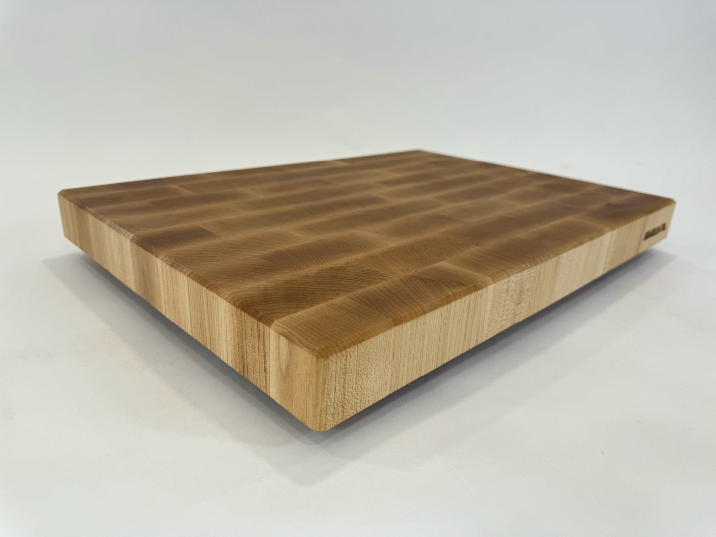 1062 "Medium" Carolina Cut Maple 16 x 22