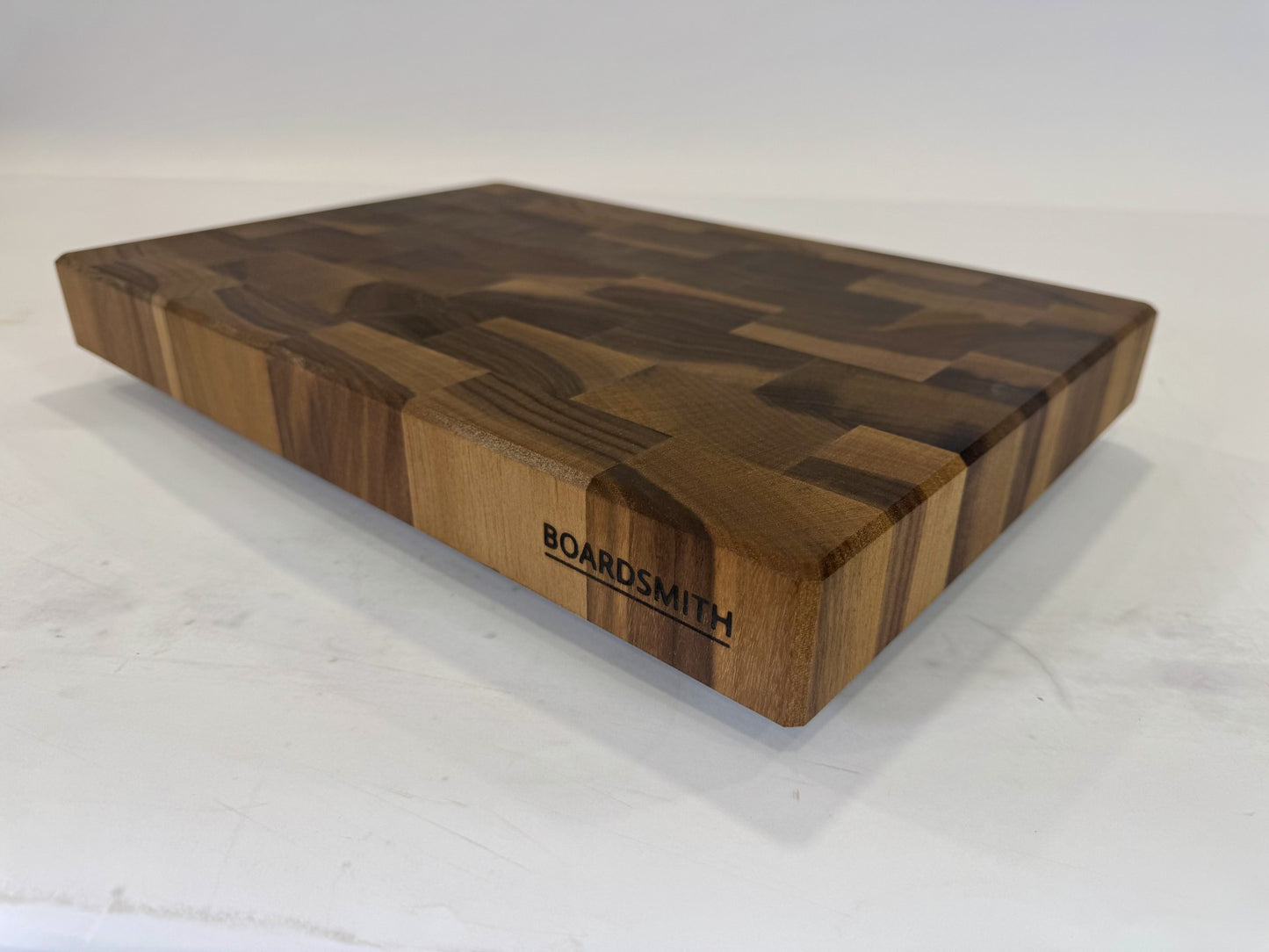 1177 Walnut 18" x 12" x 2"