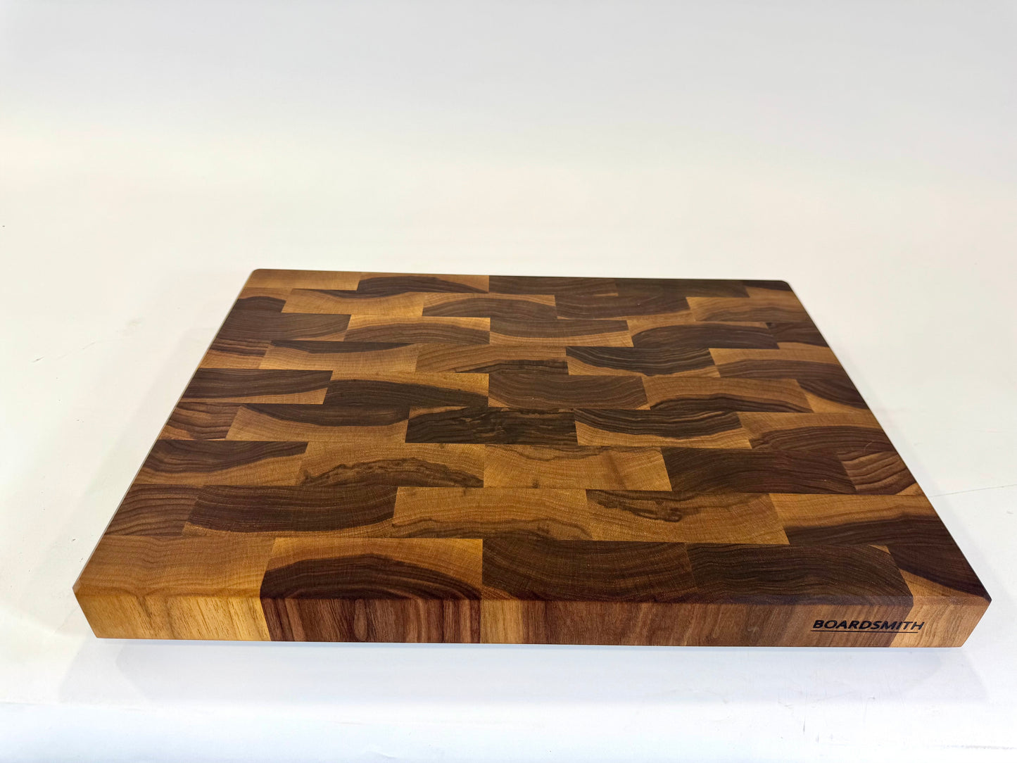 1225 Walnut 22" x 16" x 2"
